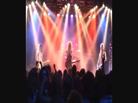 [06] Crashdiet - Miss Pain Live Stockholm Klubben 5/11 2004