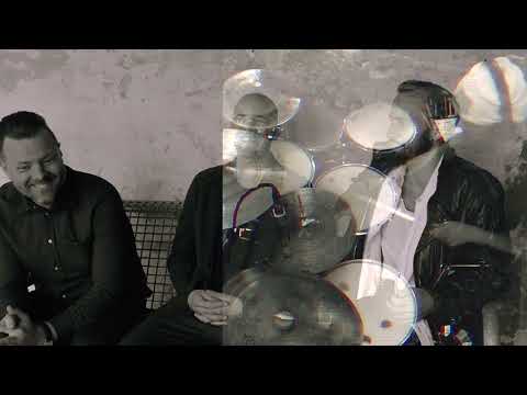 Ikiz Cabin Crew - Transit