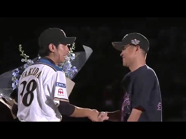 【引退セレモニー】ファイターズ・武田勝チームメイトからの花束贈呈 2016/9/30 F-M