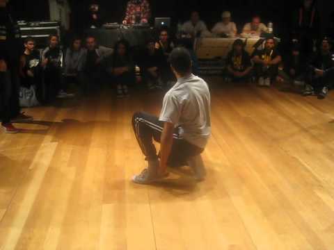 Blast & V.o (Flavor Kingz) VS Lunatiks Crew @ Quarters Undercyphers 2012