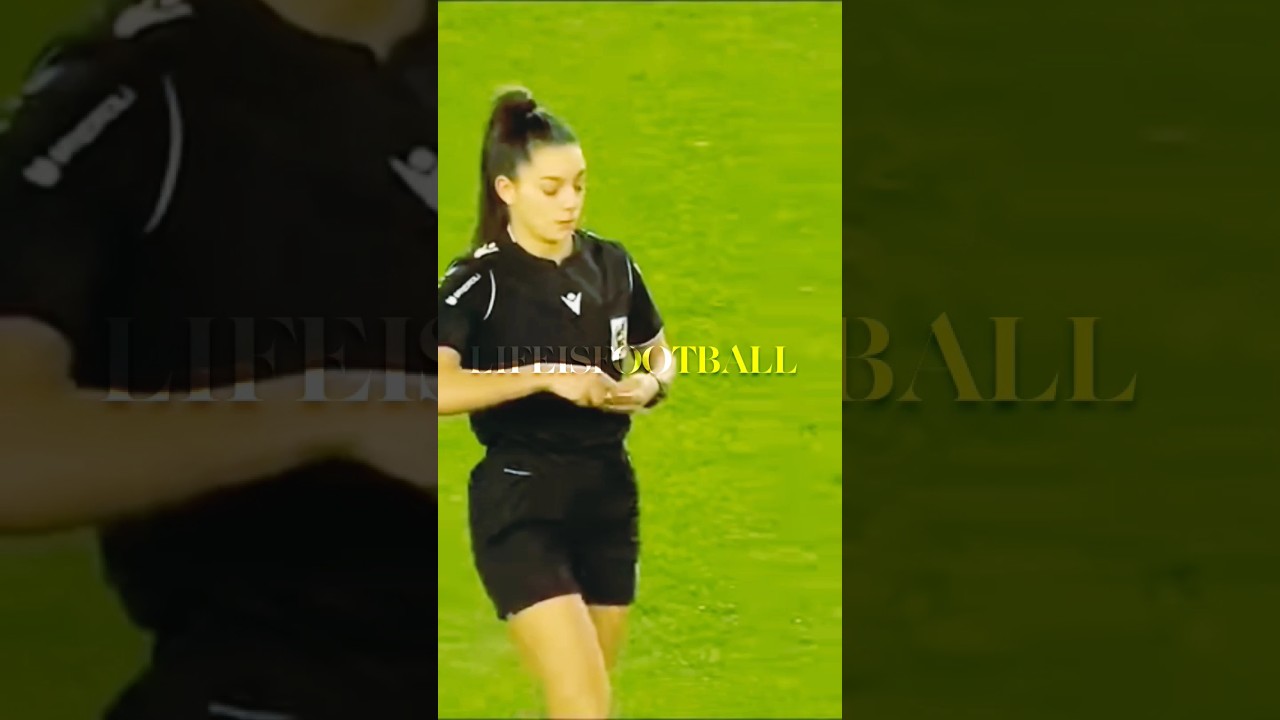When the Referee is A Beautiful Female, Lewandowski Reaction 😘😍😂😂