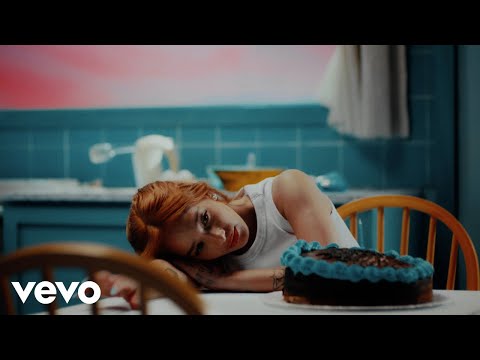 Ángela Torres - PLACARD (Official Video)