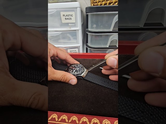 Vídeo relacionado con Tornillo de Repuesto para Reloj HUBLOT Big Bang con Correa de Goma y Cuero con Destornillador H 4PCS (HSC2.0)