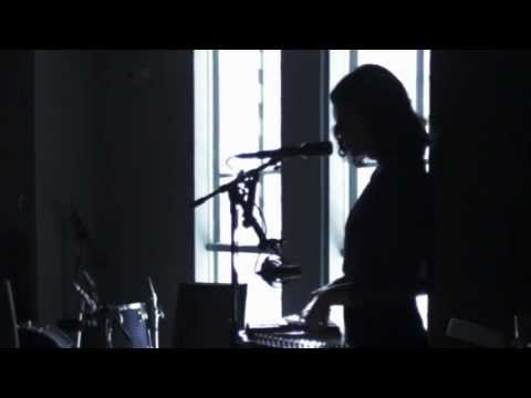 Efrat Ben Zur - Can't Help Falling In Love - Elvis Cover - אפרת בן צור