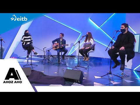 Hibai Etxebarriaren “Goxokia” eta “Sartu aurretik atea jo”, zuzenean