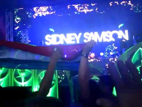 Sidney Samson @Tomorrowland 2012 - Get Low/Save The World Mashup