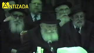 ניגון ופרצת בהתוועדות כ"ק הרבי מליובאוויטש - התמונה מוצגת ישירות מתוך אתר האינטרנט יוטיוב. זכויות היוצרים בתמונה שייכות ליוצרה. קישור קרדיט למקור התוכן נמצא בתוך דף הסרטון