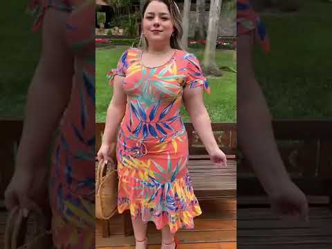 Vestido de viscolycra três marias estampados.