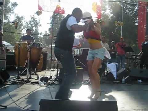 Salsa Colombiana al ritmo de la Sonora Carruseles [HQ].mp4