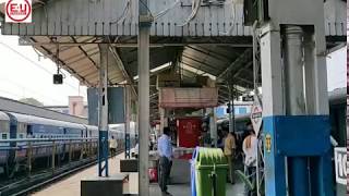 preview picture of video 'DAKSHIN Superfast Express Train Final Departure Announcement at Itarsi Junction Railway Station'