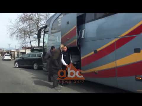 Vinte nga Italia, ndalohet autobusi me pasagjere ne Muriqan |ABC News Albania