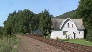 preview picture of video 'Metro North Railroad at Southfields, New York'