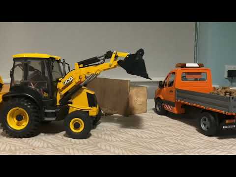 RC Bruder JCB 3CX (5CX conversion) first Loader test