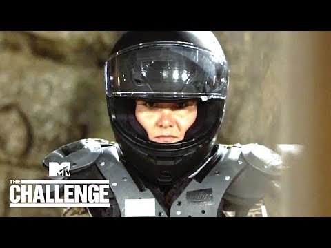 Tori vs. Jenny in Hall Brawl 💥There's a NEW Choo Choo in Town! | The Challenge: War of The Worlds 2