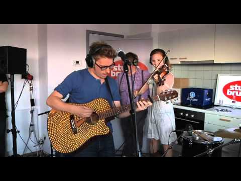 Studio Brussel: School Is Cool - The World Is Gonna End Tonight