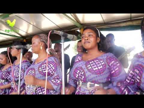 Najivunia kua Mtanzania (TOT kwaya)