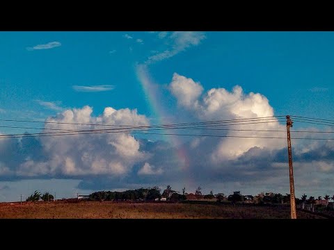 MISTÉRIO Estranho Arco-íris só a Metade Sem Chuva 12/03/2019 Fenômeno de Luz Haarp Blue Beam no Céu.