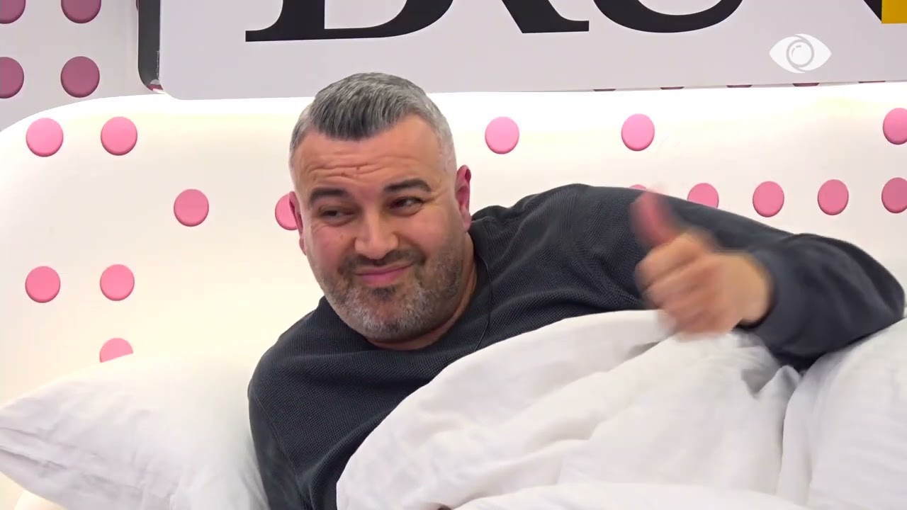 Ti nuk je gazetar në profesion/ Selin diskuton me Rogertin: Çfarë të intereson orientimi seksual?