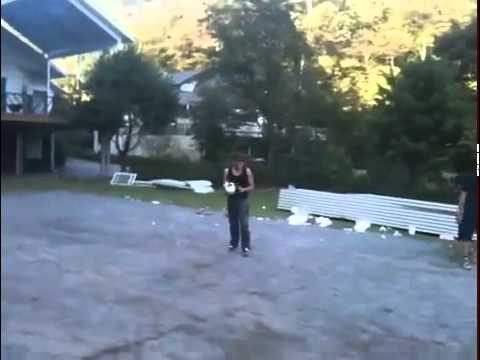 100925 Super Junior Ryeowook Playing Soccer & he won! (Heechul's twitvid)