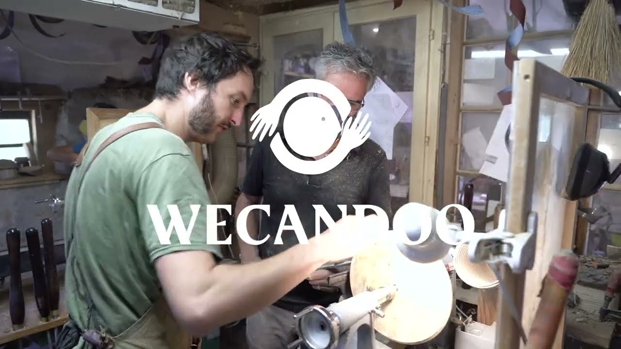 Découvrez les essences de bois et créez votre vase unique avec Pierre - Vidéo