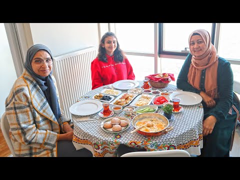 Turkish Breakfast & Lunch In Istanbul With My Followers