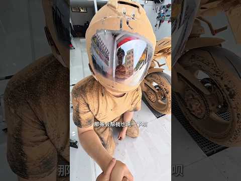 حوّل الأخ الدراجة المتسخة التي سقطت في الوحل إلى دراجة تبدو كالجديدة 😱😍!! #shorts