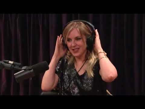 Joe Rogan - Liz Phair on Starting Out in Music
