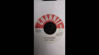 Mighty Diamonds - Play On Jah Music / Version