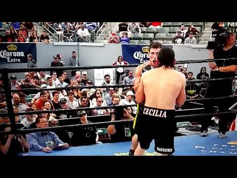 Alfredo "el perro" Angulo knocksout Delray Raines