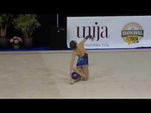 Erika Kupyrova (CZE) ball junior 08 - MTM 2013