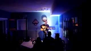 'Porchlight' performed by Craig Cardiff at Bedford House Concerts