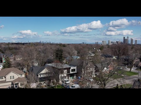 151 Rathburn Rd Etobicoke, ON M9B 2L2