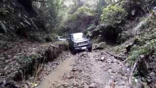preview picture of video 'SUZUKI Jimny going up the mountain stream of Daifukuyama in Chiba, Japan'