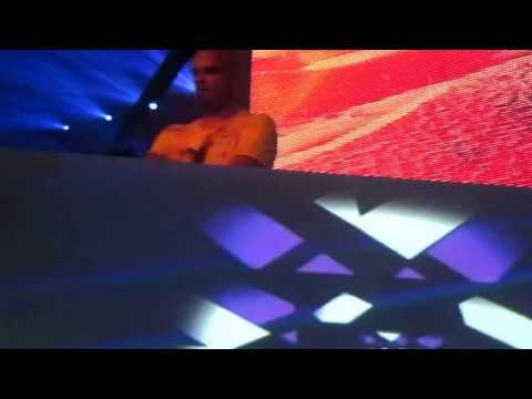 Roger Shah plays Roger Shah, JES & Brian Laruso - Higher Than the Sun @ FSOE300 Escape Amsterdam