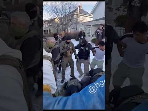 Protesters Surround Federal Agents as Two Young Men Are Taken Away in Minneapolis #shorts