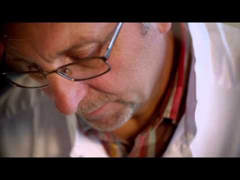 Хлебница с разделочной доской Emile Henry (трюфель)