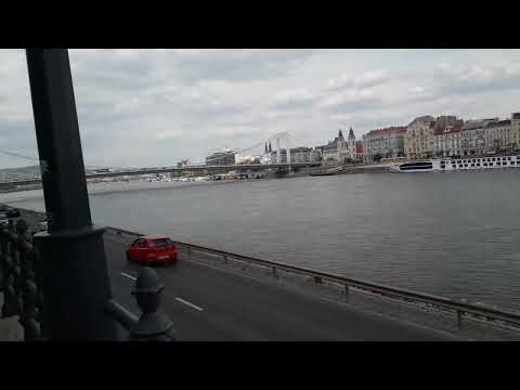 walking along the Danube in Budapest #hungary #budapest