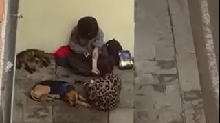 Firenze, il consumo di eroina in pieno giorno dietro la chiesa a pochi metri da via Palazzuolo