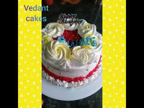 red velvet cake  with roses