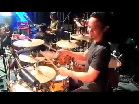 Ujang Exists-3 Juara