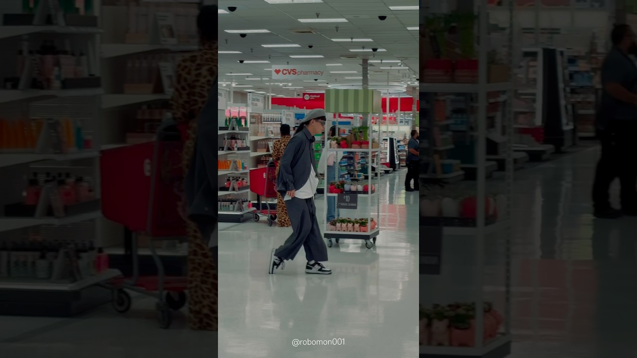 【スーパーマーケットに現れたムーンウォーク】ロボモン