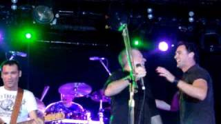 Shannon Noll, Jimmy Barnes &amp; Adam Brand singing Khe Sahn at Gol Gol, 10.1.10