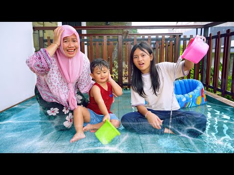 SALSA AZAM CRAWLED IN FLOOD WATER 😱 SEE A BIG SNAKE