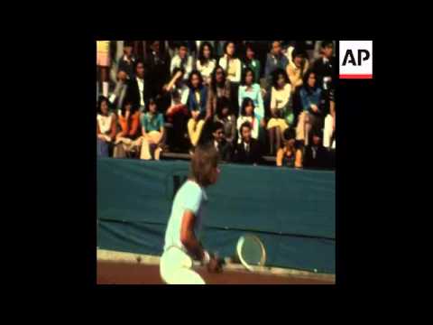SYND 14-4-74 LAVER AND BORG IN KAWASAKI TENNIS TOURNAMENT SEMI-FINAL