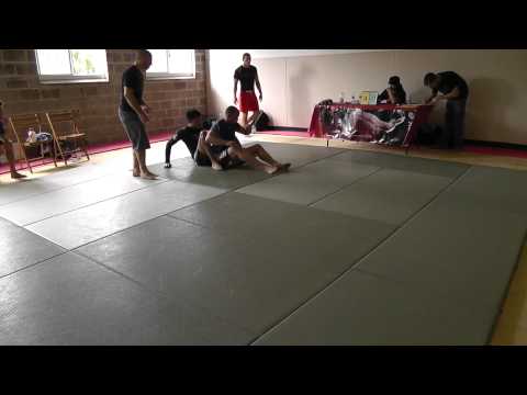 The Beatdown - Div II Under 195 RR - Nicolas Roy vs Valentin Ky