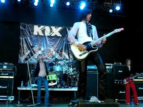 KIX "Don't Close Your Eyes" (M3 FESTIVAL @ Merriweather Post Pavilion, MD 5/30/09)
