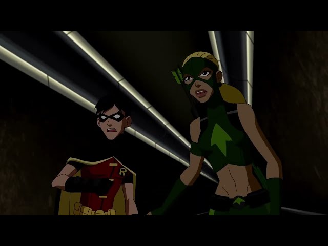 Vídeo relacionado con Young Justice Artemis Splatter Art With Icon Camiseta