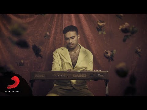 Mert Demir - Rihanna (Official Video)