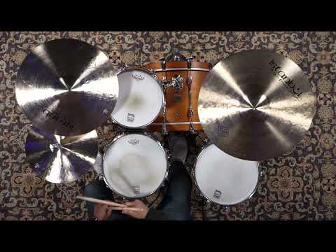 Istanbul Agop 19" Traditional Dark Crash Cymbal - 1584g (DC19-1010726P)