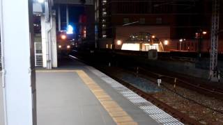 【0:12音量注意！】特急サンダーバード警笛鳴らしながら大阪駅入線
